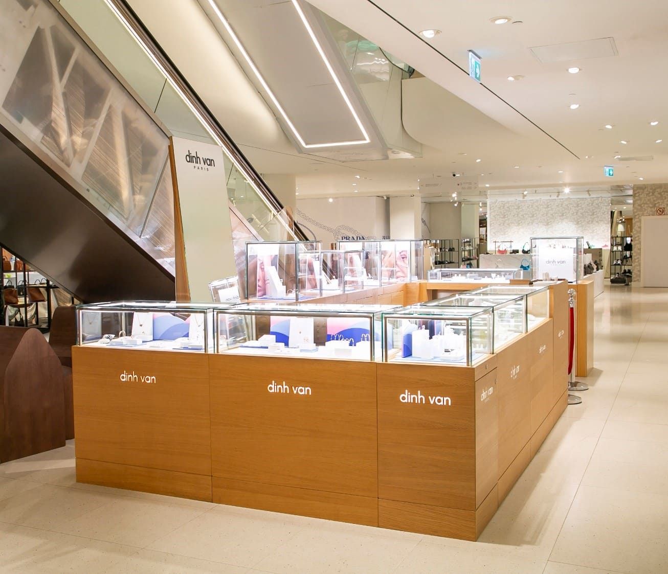 DINH VAN renueva su espacio de joyería en El Corte Inglés de Castellana