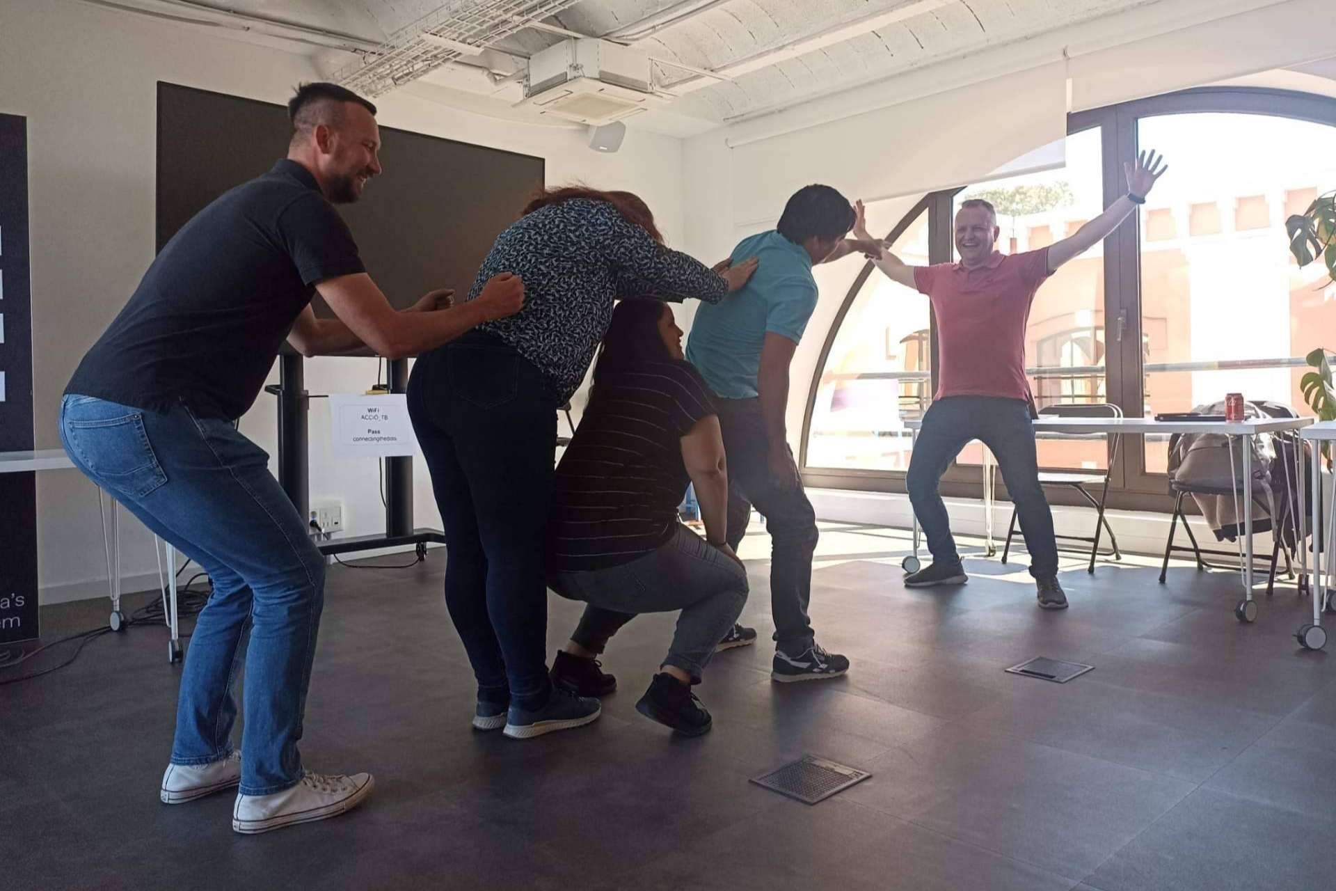 Un equipo está revolucionando el team building con su innovadora propuesta; En Escena Coaching