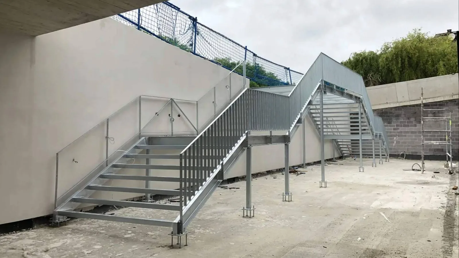Las estructuras metálicas para ascensores y escaleras consolidan la especialización de Instalaciones Rpm